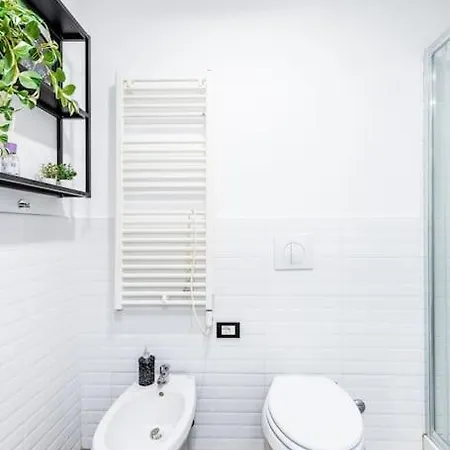 2 Minutes From Station-exclusive Open Space *