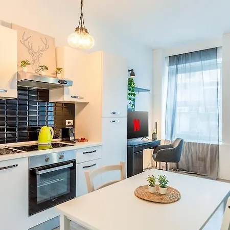 2 Minutes From Station-exclusive Open Space Apartment Milan
