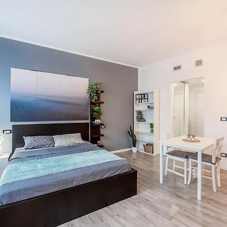2 Minutes From Station-exclusive Open Space Apartment *