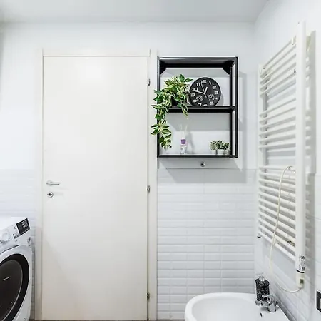 2 Minutes From Station-exclusive Open Space